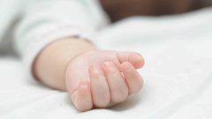 مقتل رضيع على يد والدته بمخيم الجلزون