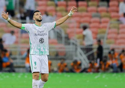 عمر السومة يطلب الرحيل عن أهلي جدة السعودي