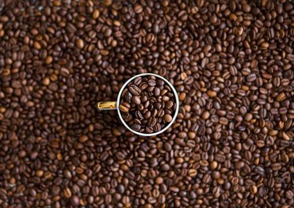 تعرفوا على محطات رحلة الكافيين في الجسم