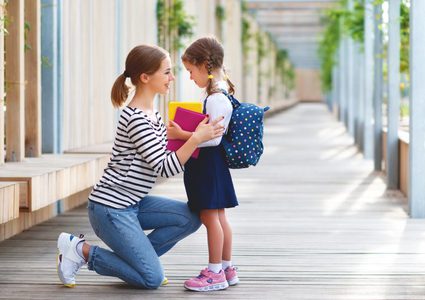 ساعدي طفلك للتخلص من رهاب المدرسة