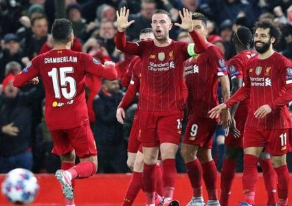 قائد ليفربول يدعو فريقه الى حصد المزيد من الالقاب والجوائز