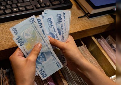 فرنسا: سرقة 10 ملايين دولار في وضح النهار !