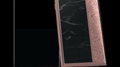 شركة Caviar تطلق مجموعة جديدة من الهواتف المرصعة بالذهب