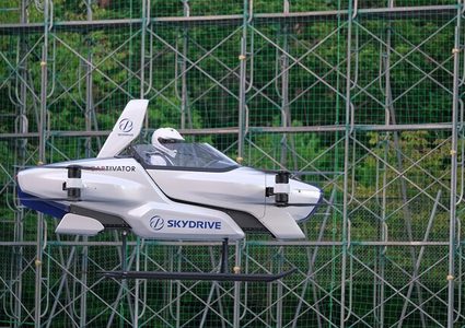 شركة يابانية تنجح في اولى تجاربها لسيارة طائرة