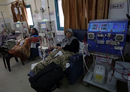 انقطاع الكهرباء يهدد استمرار العمل بمستشفى العودة شمال غزة