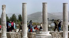 مستوطنون يقتحمون الموقع الأثري في سبسطية بحماية قوات الاحتلال