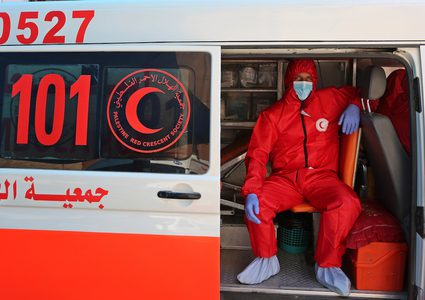 جانب من الاجراءات في دير البلح بغزة لمنع تفشي كورونا