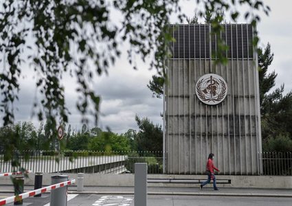 الصحة العالمية: لا ينبغي للدول تخفيف قيود كورونا وهو لم ينتهي بعد