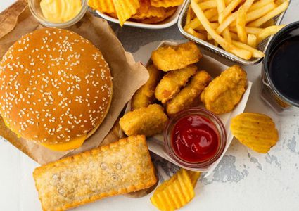 تحذير.. الأطعمة السريعة تسرع الشيخوخة البيولوجية
