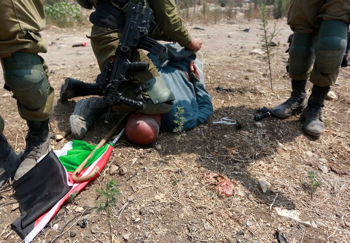 جنود الاحتلال يعتدون على مسن فلسطيني بالضرب جنوب طولكرم