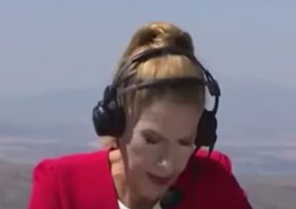 تركيا.. مذيعة تفقد وعيها على الهواء مباشرة!