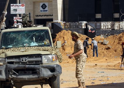 الوفاق الوطني الليبي يتهم قوات حفتر  باستهداف غرب سرت ب6 صواريخ