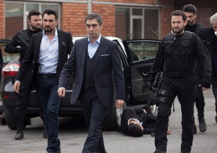 وفاة نجم وادي الذئاب في كواليس مسلسله الجديد