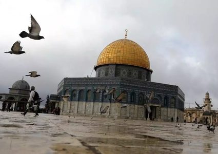 اغلاق فتحة في باحات المسجد الاقصى المبارك