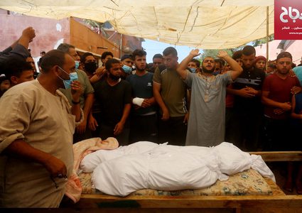 تشييع جثامين أطفال عائلة الحزين بمخيم النصيرات