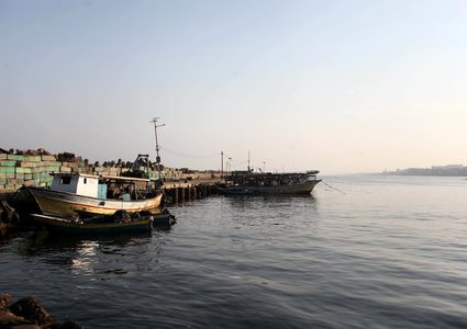 عودة الصيادين للعمل لمسافة 15 ميل بحري بعد اتفاق التهدئة