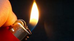 قطاع غزة: مواطن يحرق نفسه ويصاب بجروح حرجة