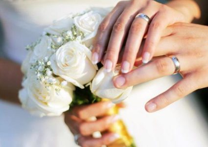 ما تفسير حلم الزواج للعزباء من شخص معروف؟