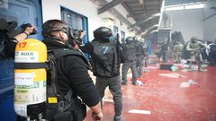 نقل عددا من الاسرى في سجن"عوفر" الى زنازين العزل الانفرادي