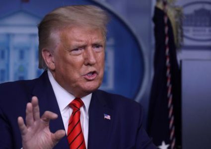 ترامب يهاجم السيناتور رامني: لا يمكن انتخابه كصائد "للكلاب"