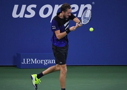 الروسي مدفيديف يتأهل إلى ثالث أدوار أمريكا المفتوحة