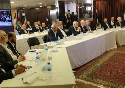 عريقات: 5 أسابيع للانتهاء من توصيات اللجان التي وافق عليها الرئيس