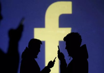 فيسبوك تدرس طرق "غريبة" لإلغاء تأثيرها على الانتخابات الأمريكية