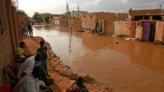 ارتفاع عدد ضحايا السيول والفيضانات في السودان إلى 100
