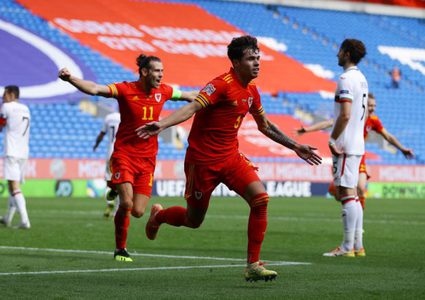 اللاعب الشاب في ليفربول يقود ويلز لفوز قاتل على بلغاريا