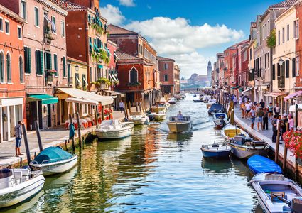 كورونا يتسبب بخسائر فادحة للموسم السياحي في إيطاليا