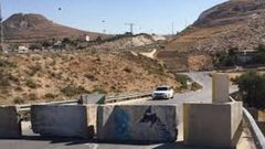 الاحتلال يغلق مدخل الجلزون ويمنع المركبات من المرور