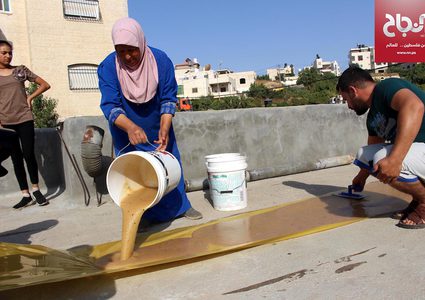 صناعة الحلوى التقليدية "الملبن" في قرية حلحول بالخليل