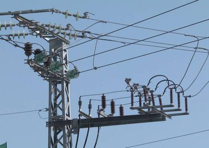 تذمر شعبي من أزمة الكهرباء في الضفة والاحتلال يعيق الحلول الجذرية