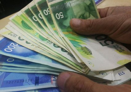 صندوق التشغيل يوزع منحا مالية على 23 مؤسسة أهلية