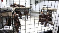 إصابة 7 أسرى بفيروس كورونا في سجن "عوفر"