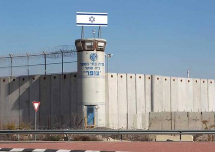 ارتفاع عدد الأسرى المصابين بـ"كورونا" في سجن عوفر إلى 12