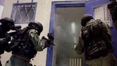 قوات القمع تقتحم مجددا قسمي (20) و(19) في "عوفر"