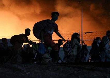 اندلاع حريق في مخيم موريا للاجئين في اليونان