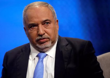 ليبرمان: يجب تجاهل قرارات نتنياهو لأنها تخدم مصالحه فقط