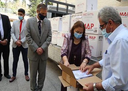 الصحة تتسلم 15جهاز تنفس اصطناعي من مؤسسات بريطانية لمواجهة كورونا