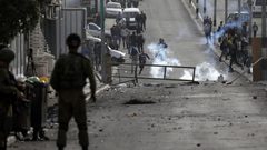 اصابات بالاختناق خلال مواجهات مع الاحتلال وسط الخليل