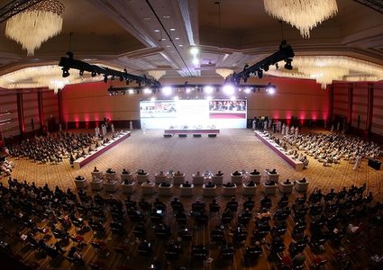 قطر تضم أول اجتماع بين مفاوضي "طالبان" والحكومة الأفغانية