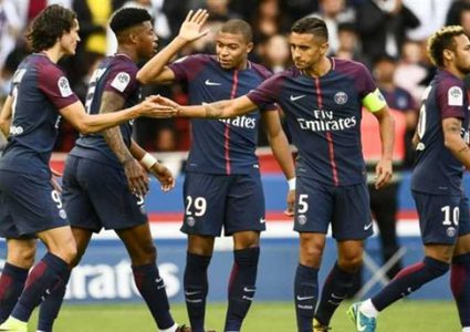 نادي باريس سان جيرمان يعلن ضم اللاعب الإيطالي فلورينزي