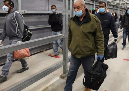 سعد: 40 ألف عامل سيغادرون عملهم داخل أراضي الـ48 إذا تم الإغلاق