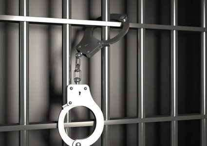 السجن لسيدة قطعت يداها للاستفادة من التأمين