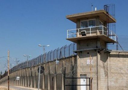 نادي الأسير: إغلاق أقسام في سجن "ريمون" بسبب "كورونا"