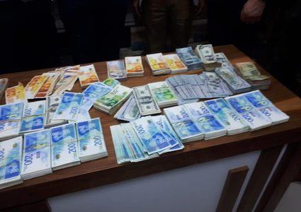 طولكرم: ضبط المبلغ المسروق بعد سطو مسلح على محل الخليج للصرافة