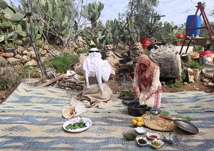 تعرف على أكلة "اللوف" وطريقة عملها في أجواء تراثية خلابة