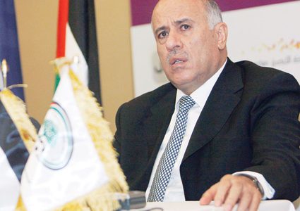 رئيس الاتحاد الأسيوي يهنئ الرجوب لانتخابه رئيسا لاتحاد الكرة