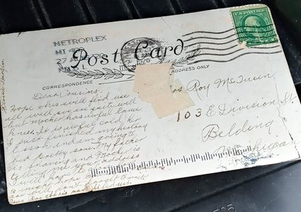 أمريكا: رسالة تهنئة بعيد الهالوين تصل متأخرة 100 عام !